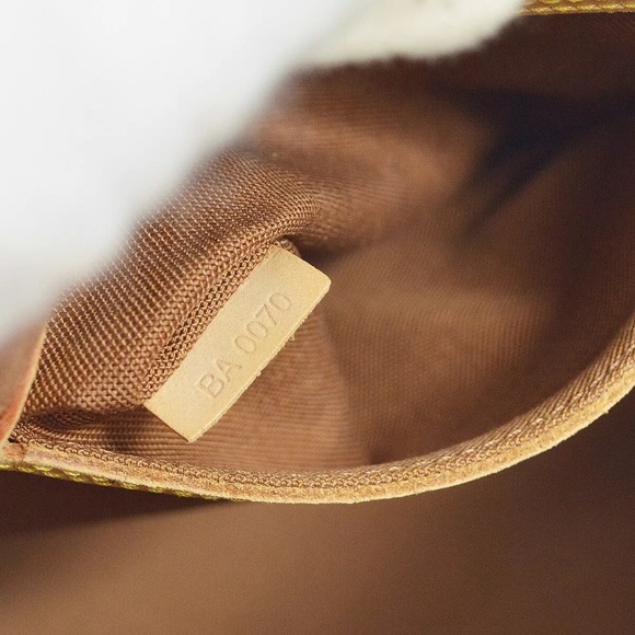 LOUIS VUITTON ALMA HANDBAG MONOGRAM - Picture 8 of 9